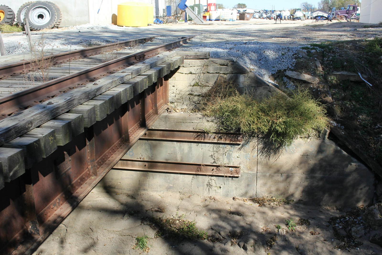 North abutment